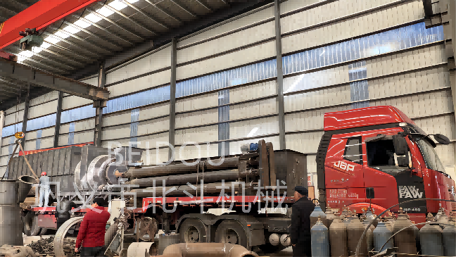 垃圾炭化炉资源化处理废弃物,装车发往广东