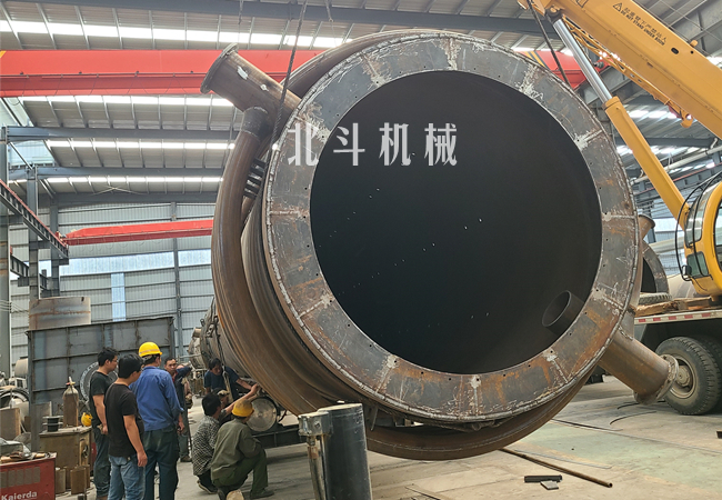 巩义市北斗机械活性炭活化炉装车发往新疆