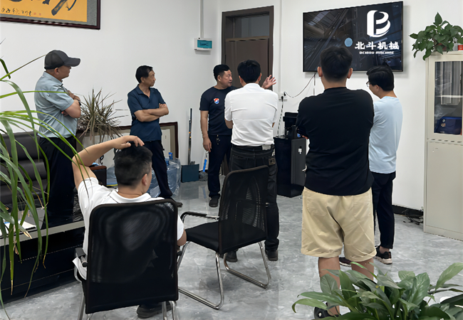 炭化炉的生产线现场更加具有影响力