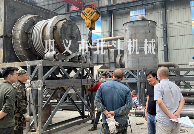 椰壳炭化炉对细节的把控获得客户的认可