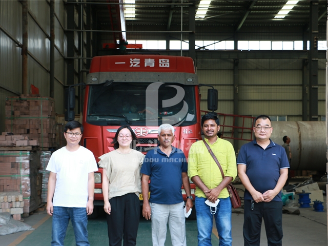 连续式自动化椰壳炭化炉得到印尼客户的充分肯定