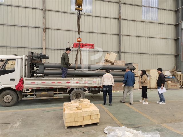 北斗机械冷炭机得到客户认可,装车发往济源