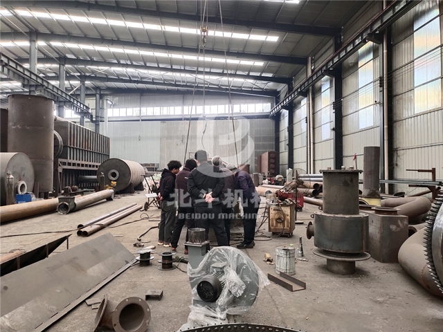 广东客户通过这次考察对炭化炉有了更深入、更全面地了解