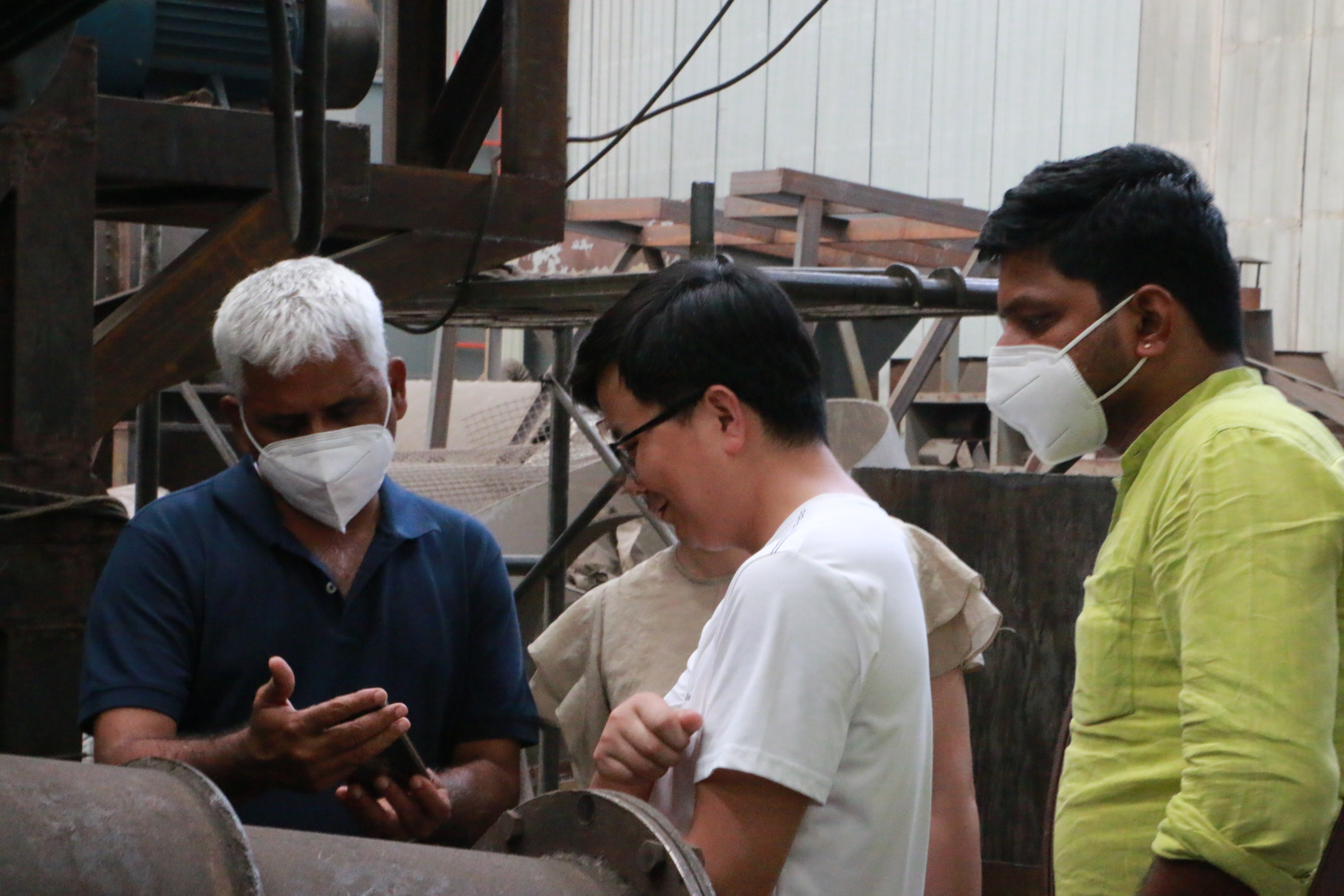 分享印尼客户椰壳炭化炉的实地考察