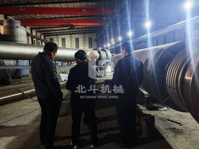 湖北客户冬日之行,天黑前抵厂考察稻壳炭化炉