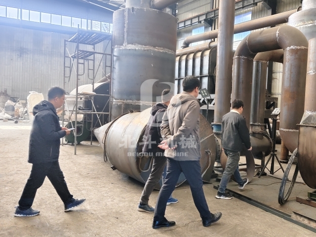 客户到访,全方位深度调研炭化炉性能