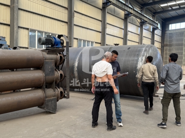 北斗机械炭化炉_20250904084121_317_6_副本.jpg